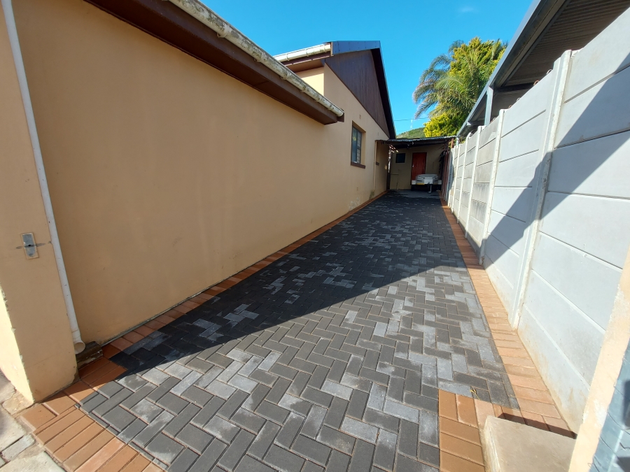 3 Bedroom Property for Sale in Van Riebeeck Hoogte Eastern Cape